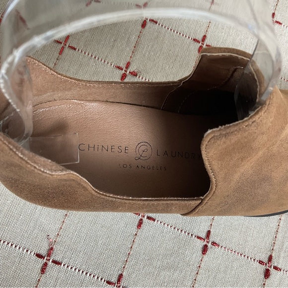 Chinese Laundry Brown Soft Leather “Focus” Bootie 38 US 7.5 Almond Toe NWOB - Picture 8 of 8